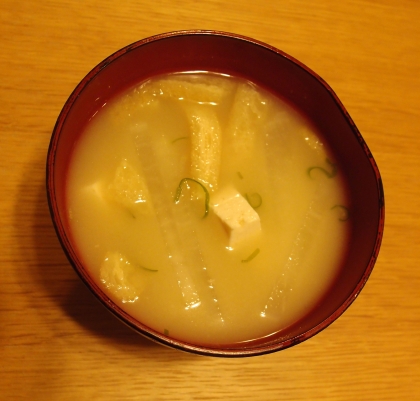 ほんのり甘い大根が美味しいお味噌汁でした
ご馳走様でした