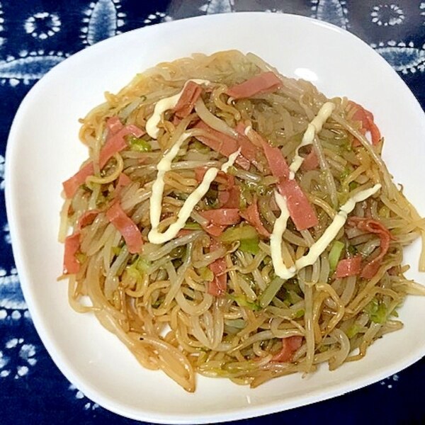 ハムともやしとキャベツのインスタント焼きそば レシピ 作り方 By けいちゃん088 楽天レシピ ハムともやしとキャベツのインスタント焼きそば レシピ 作り方 By けいちゃん088 楽天レシピ