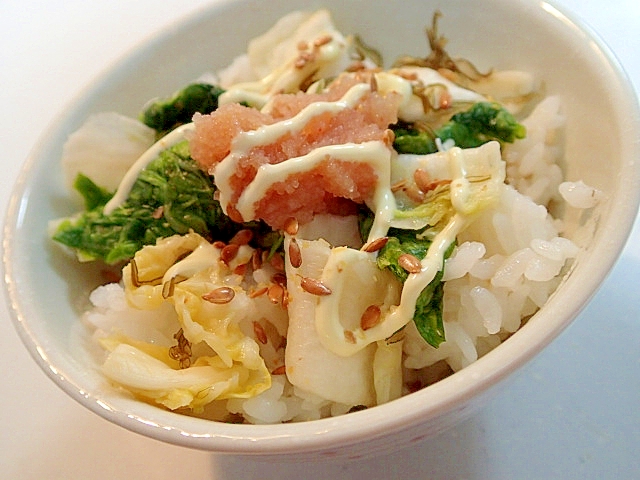 麺つゆマヨで　白菜漬けと明太子と亜麻仁のっけてご飯