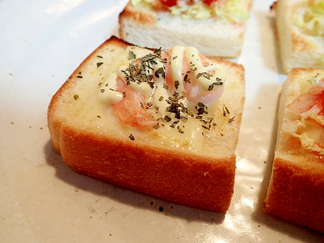 辛子/マヨ/バジルで　チーズと海老のミニトースト