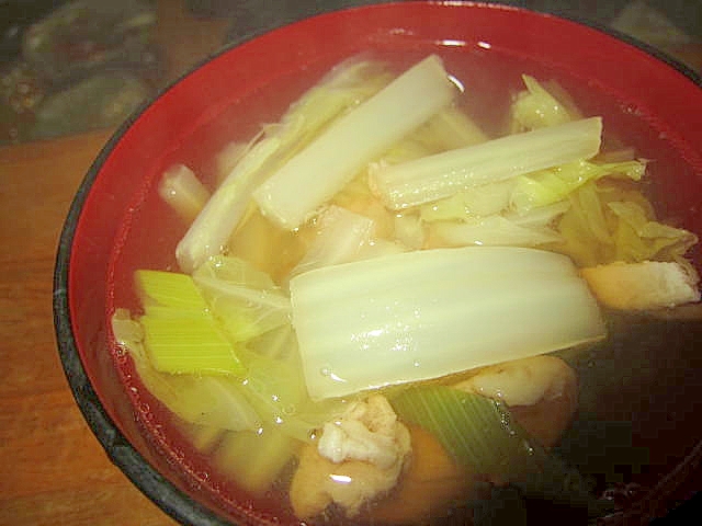 白菜、豚肉、ネギの塩スープ