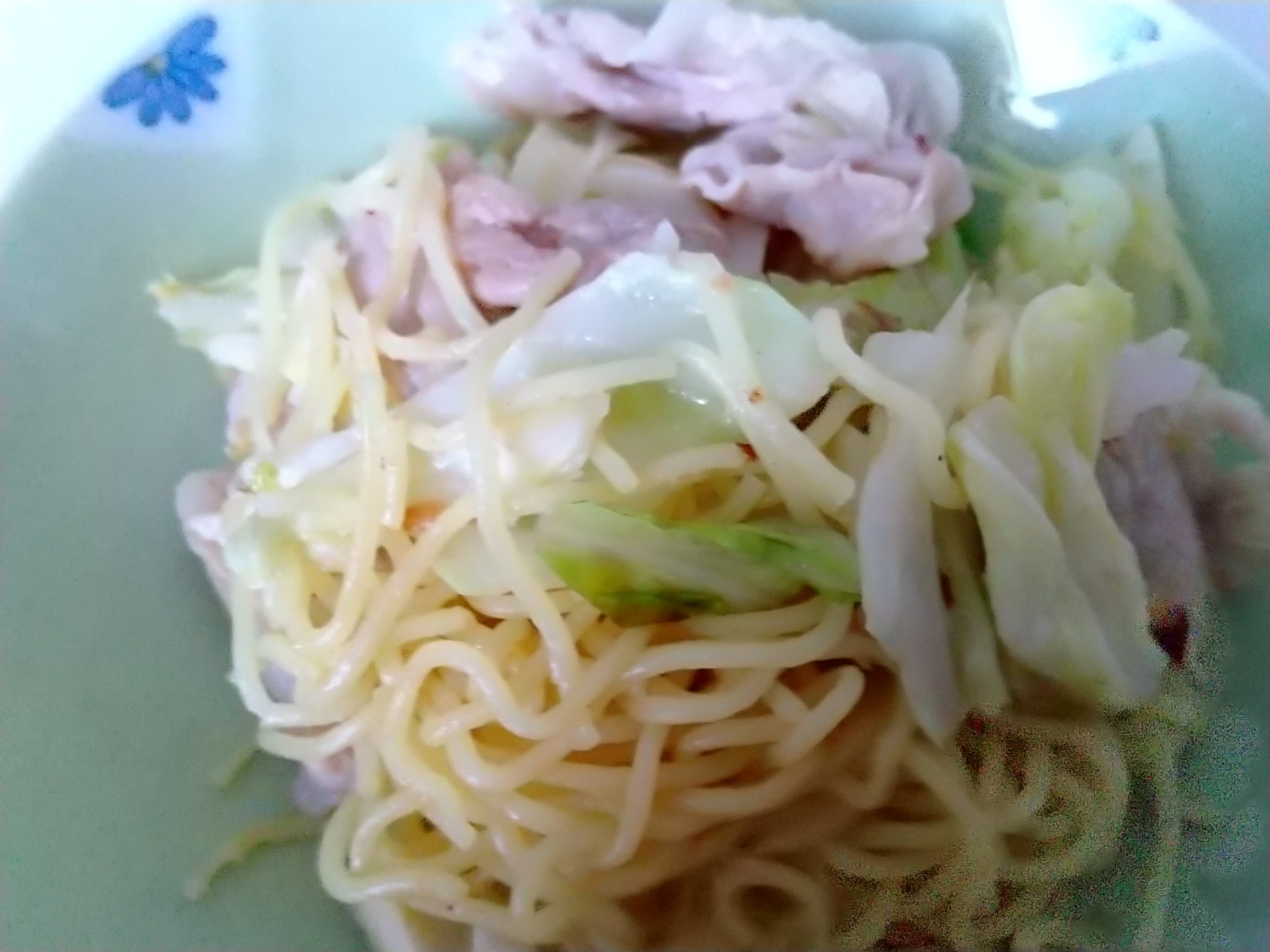 豚肉とキャベツの塩焼きそば