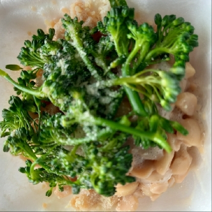 納豆アレンジ 炒めたブロッコリー♡粉チーズかけて