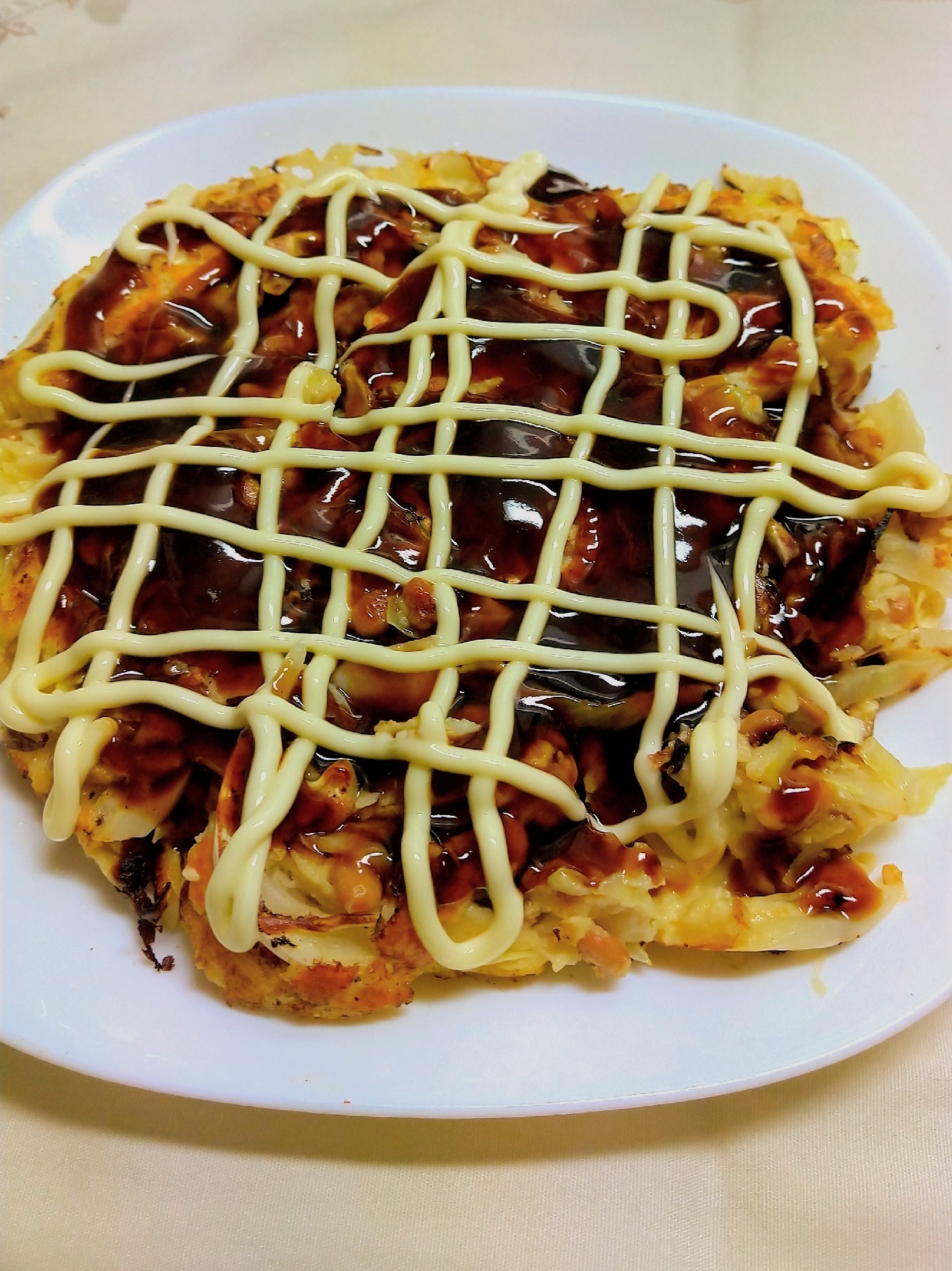 ネバネバとろ〜り！納豆とチーズ入りお好み焼き風