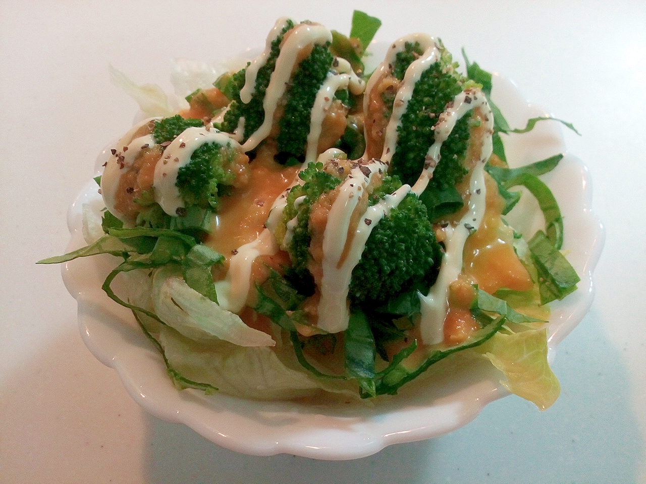 にんじんドレで　レタス・小松菜・ブロッコリーサラダ