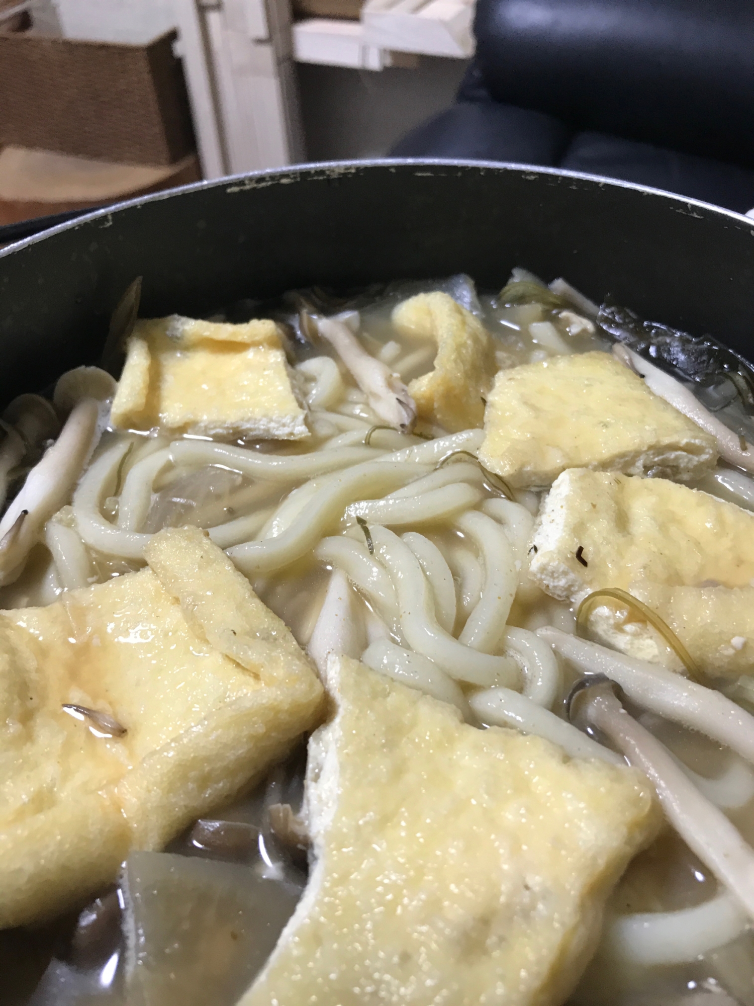 ハサミでチョキチョキ、一人鍋焼きうどん