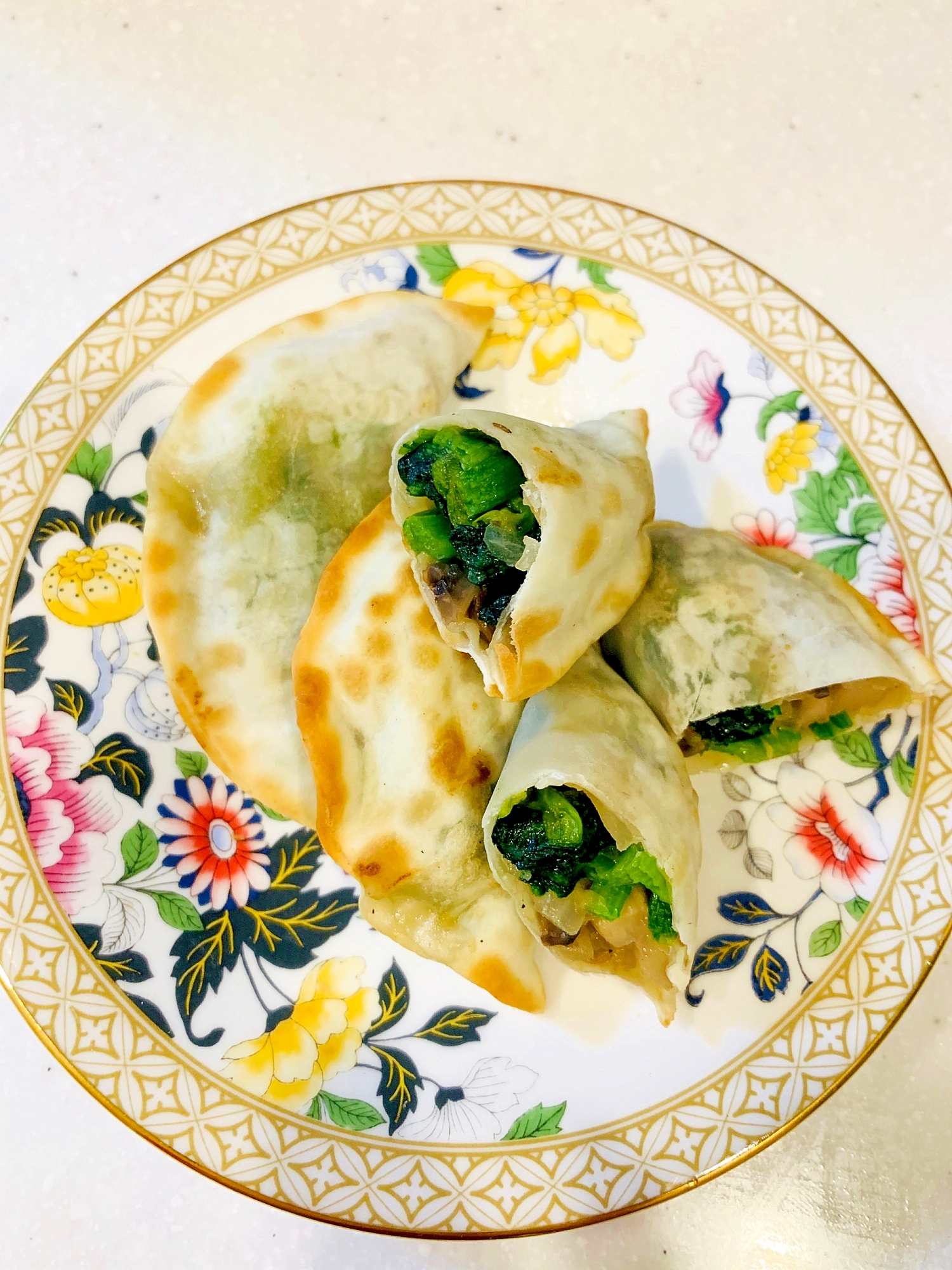 余った餃子の皮で！ほうれん草のカルツォーネ