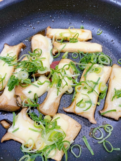 エリンギとローストチキンのマヨソテー