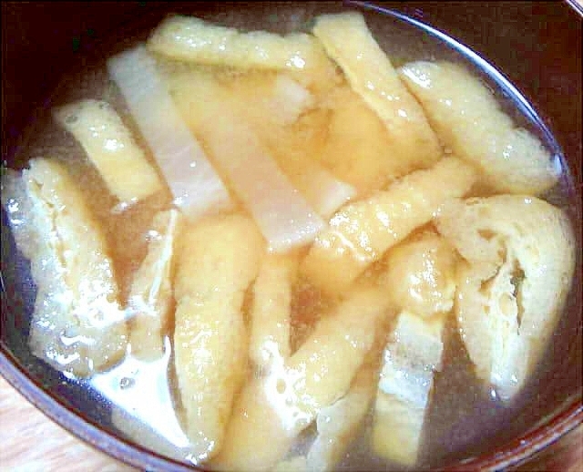 大根と冷凍油揚げで作る簡単味噌汁