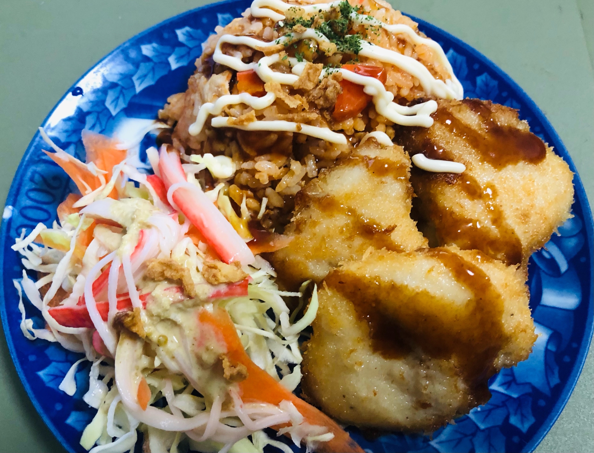 チキンカツ&チキンライスのランチプレート