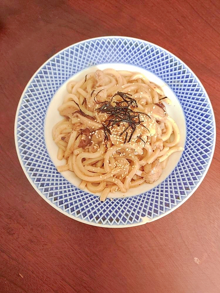 ムキカレイのバター醤油風焼うどん。