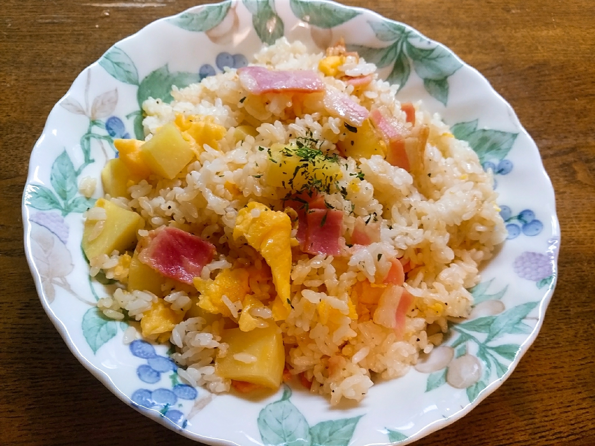 ジャガ芋とベーコンと卵のバター醤油飯