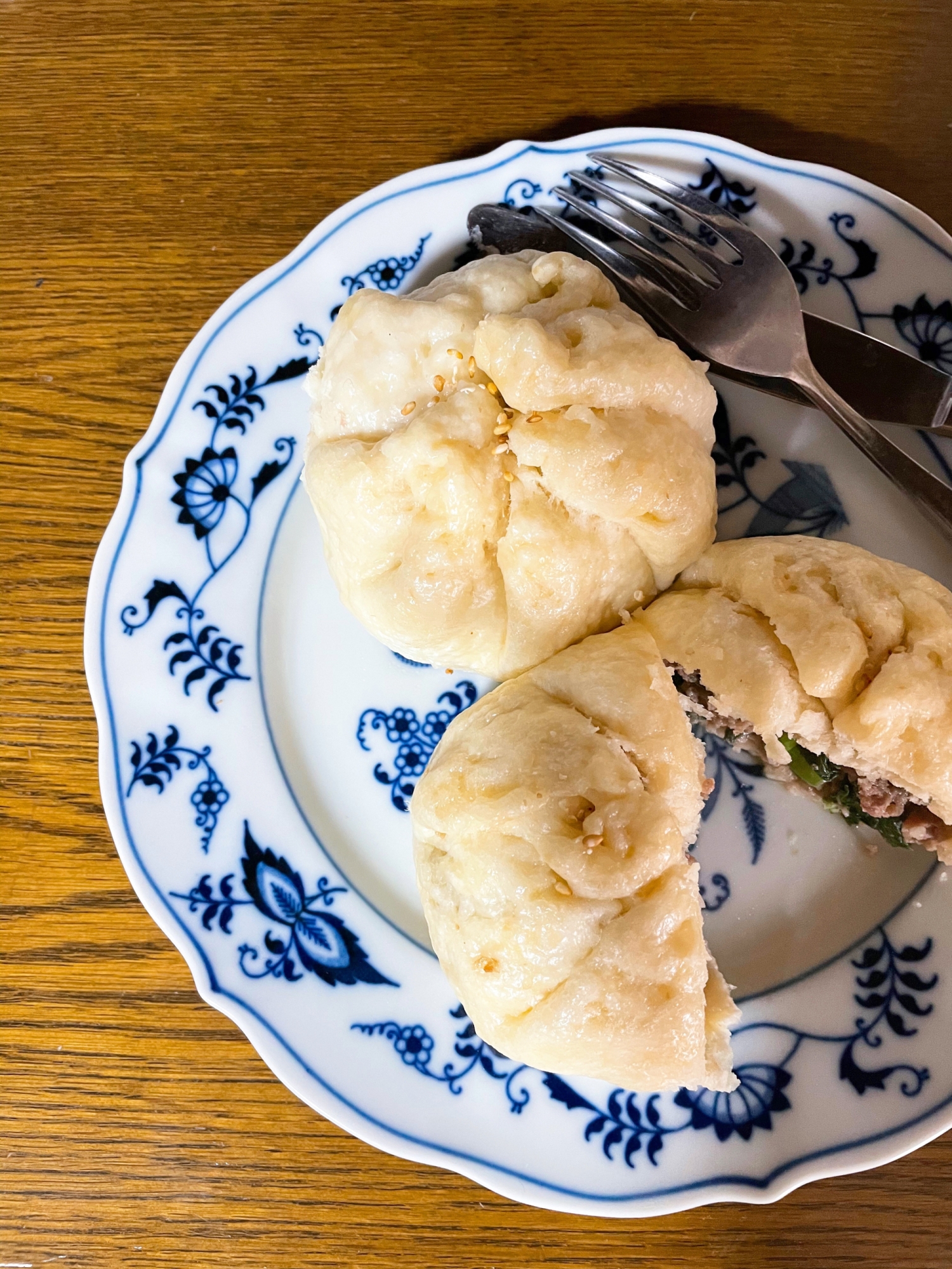 皮はもっちり！ジューシー菜の花入り肉まん