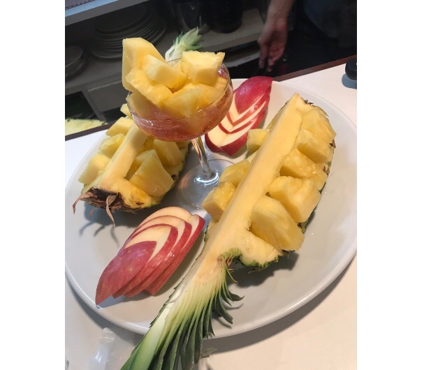 パイナップルのオシャレな切り方 飾り方 レシピ 作り方 By 発酵食品大好き 楽天レシピ パイナップルのオシャレな切り方 飾り方 レシピ 作り方 By 発酵食品大好き 楽天レシピ