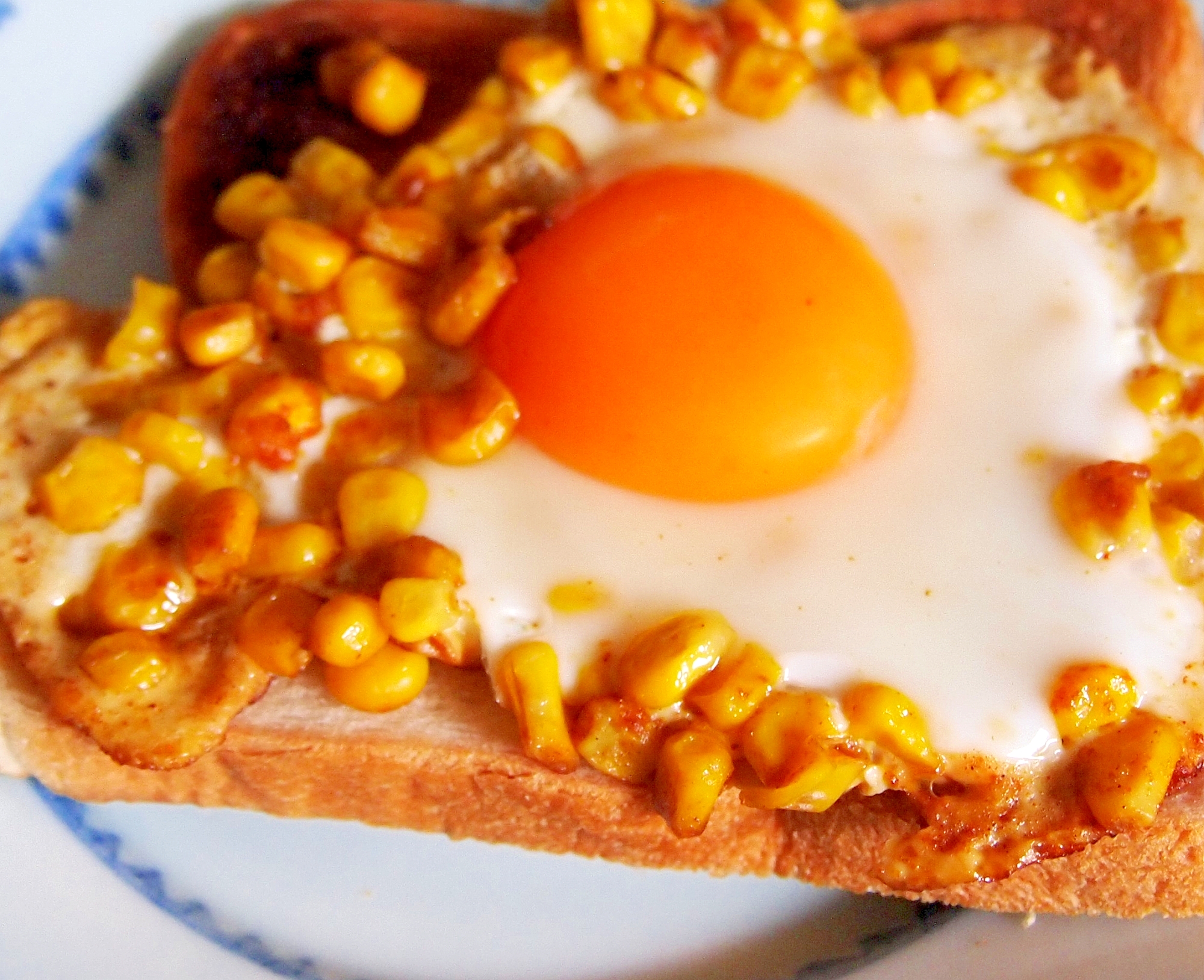 カレー風味のコーンエッグトースト