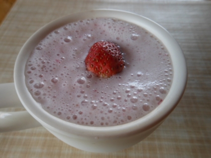 簡単❤牛乳と苺のヘルシージュース
