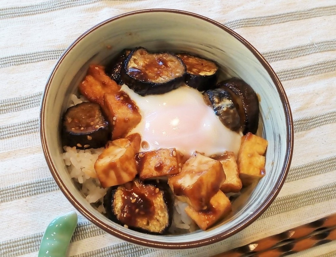 ♪あの味噌で♡茄子と厚揚げの簡単丼♪