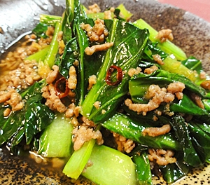 小松菜と挽肉の炒め物