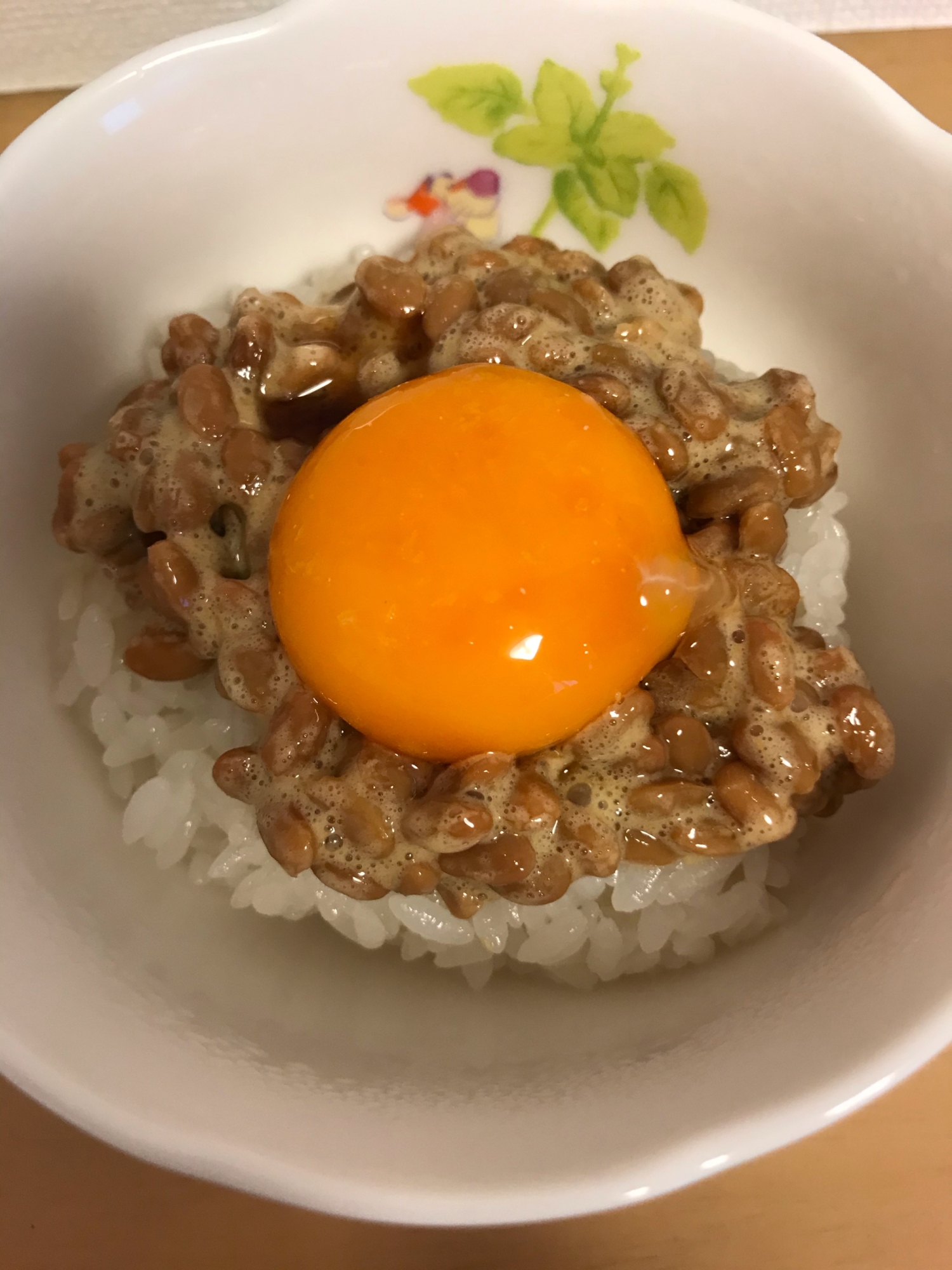 栄養満点　納豆卵黄たまごかけごはん