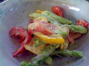 アスパラとパプリカの温野菜サラダ