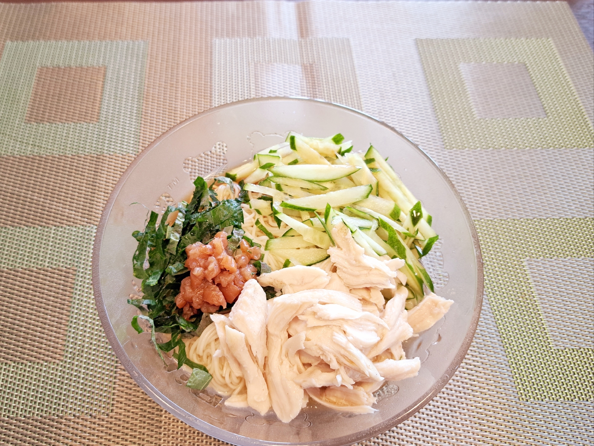 梅しそ きゅうり 蒸し鶏で！さっぱり そうめん
