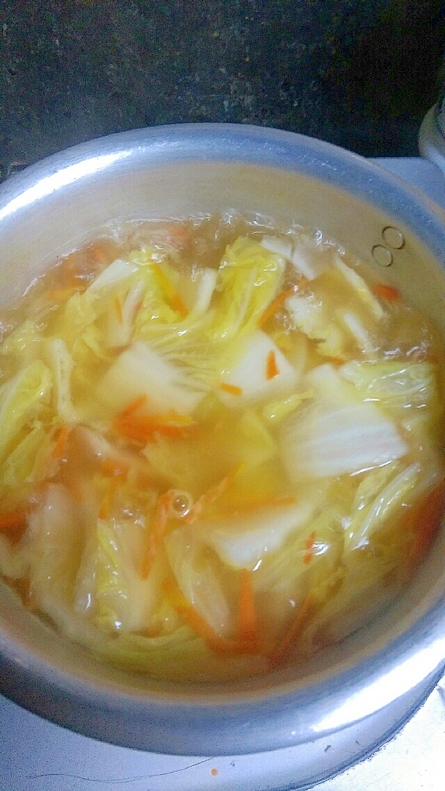白菜とにんじんの春雨スープ