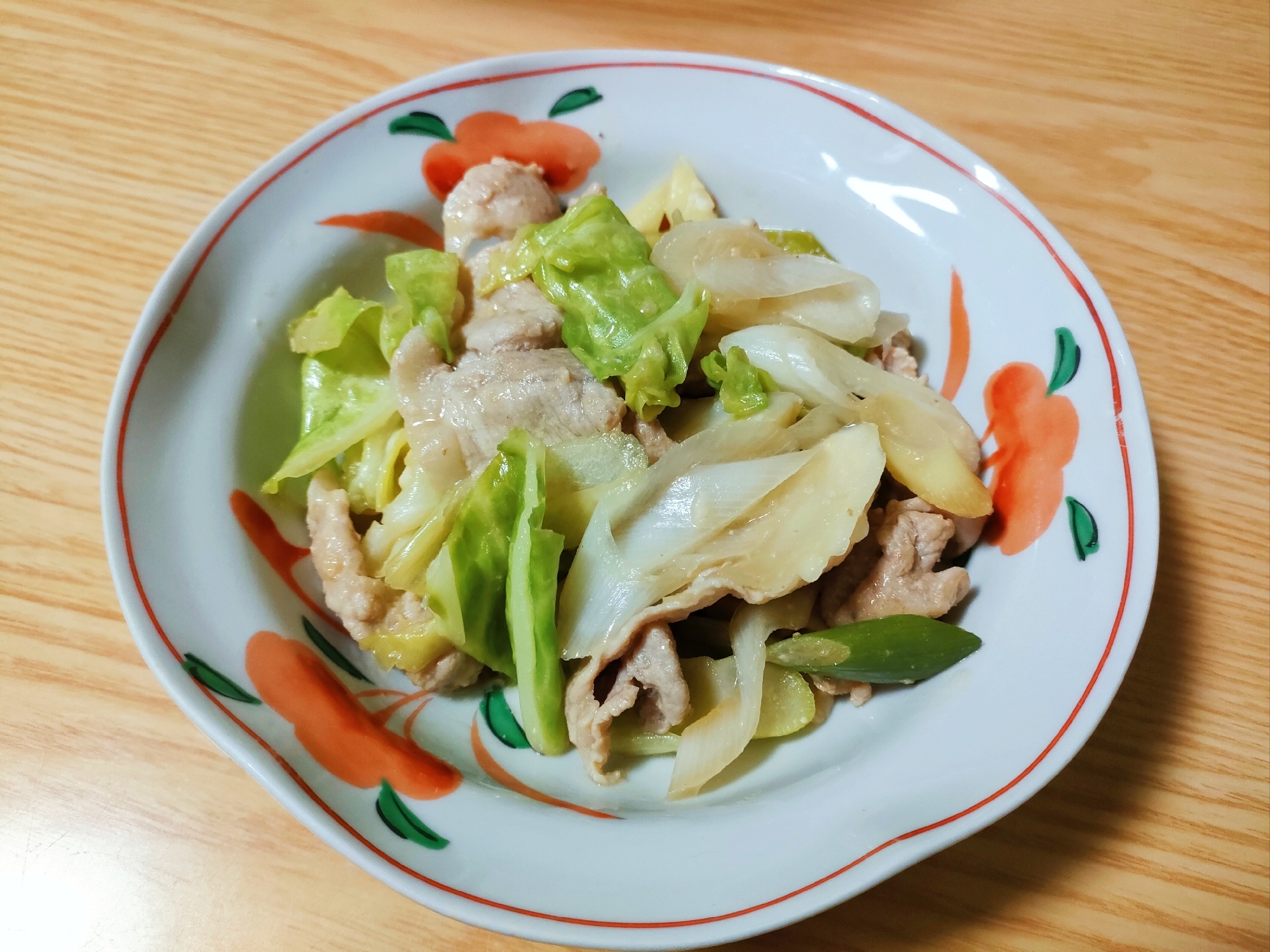 豚肉と春キャベツとねぎの塩麹味噌炒め