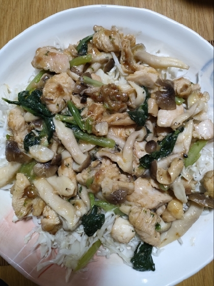 きのこと青菜でカサ増しして作りました。
難しくないのに美味しくできました！ありがとうございます！