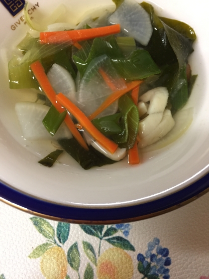 キャベツとにんじんの中華スープ