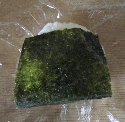 冷凍イカのおにぎり弁当