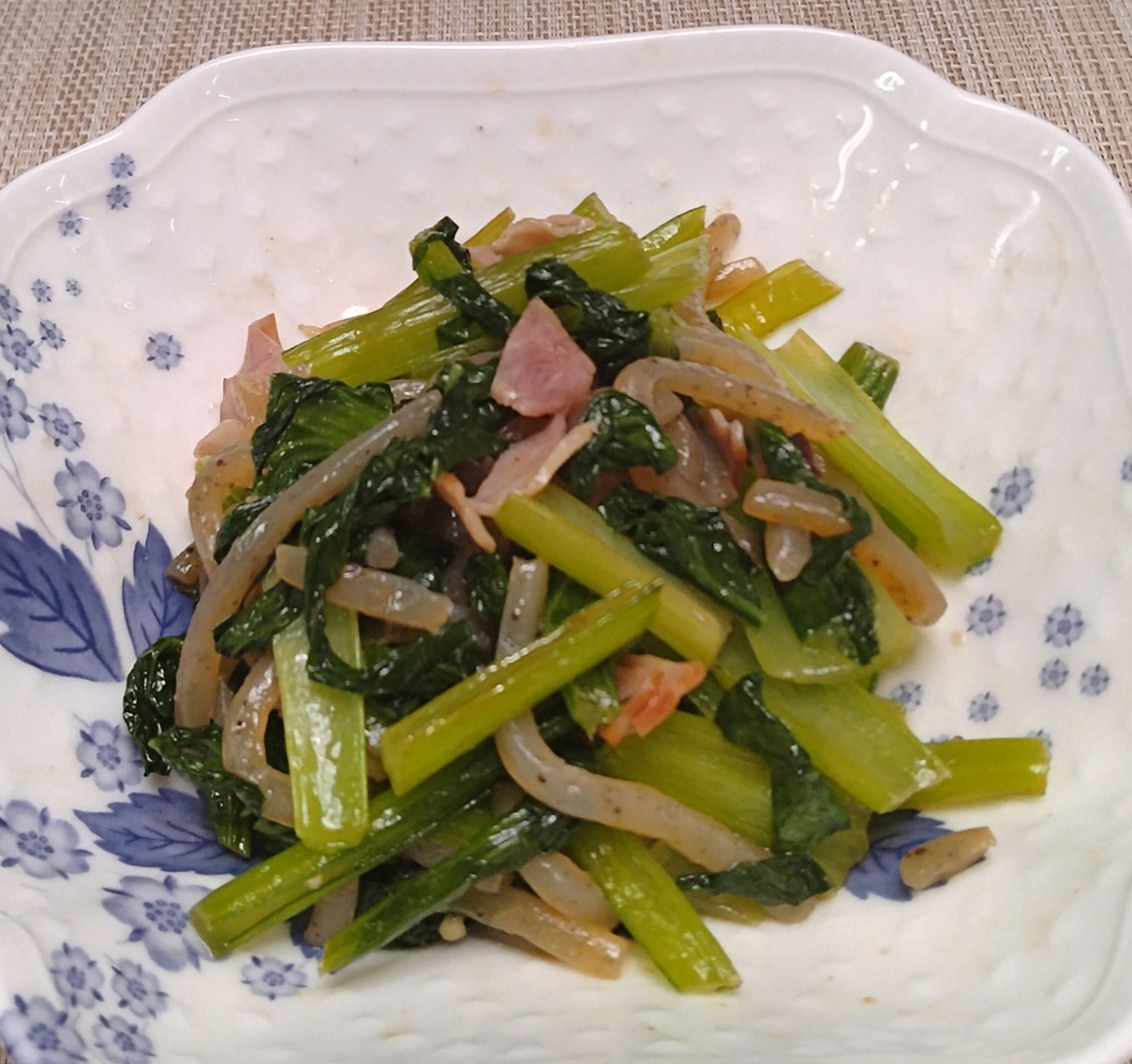 小松菜と切りこんにゃくのシャキシャキ炒め