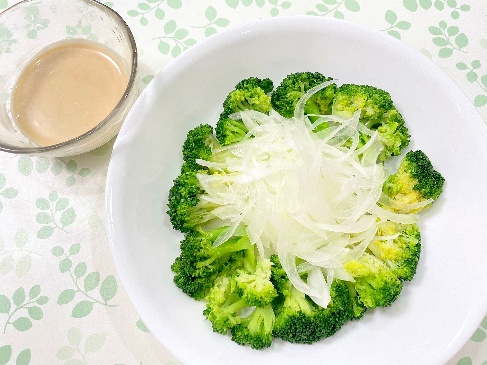 新玉ねぎとブロッコリーサラダ わさマヨドレッシング