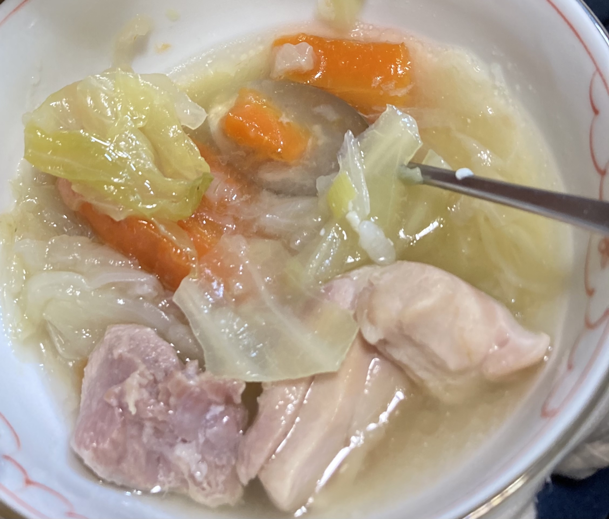 キャベツと鶏肉のコンソメスープ レシピ 作り方 By おきぬ 楽天レシピ