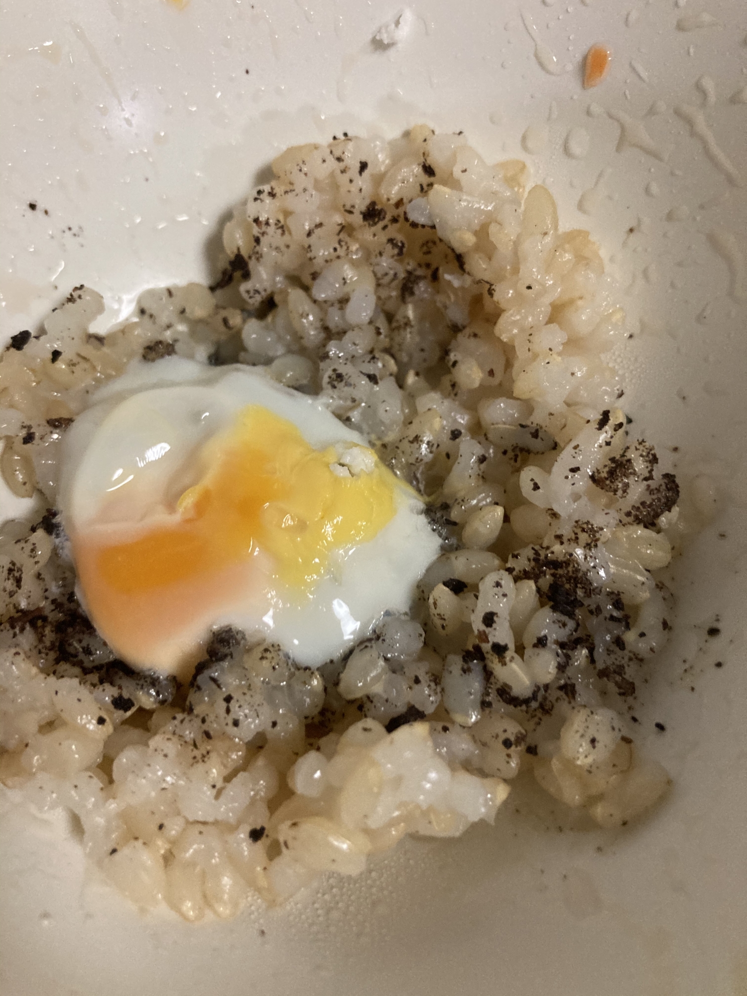うずらの卵のせのブラックペッパーチャーハン