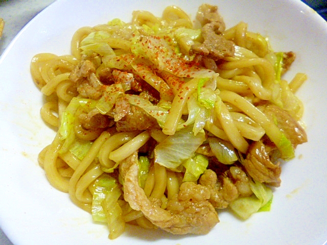 冷凍うどんで簡単！レタスと豚肉のさっぱり焼きうどん