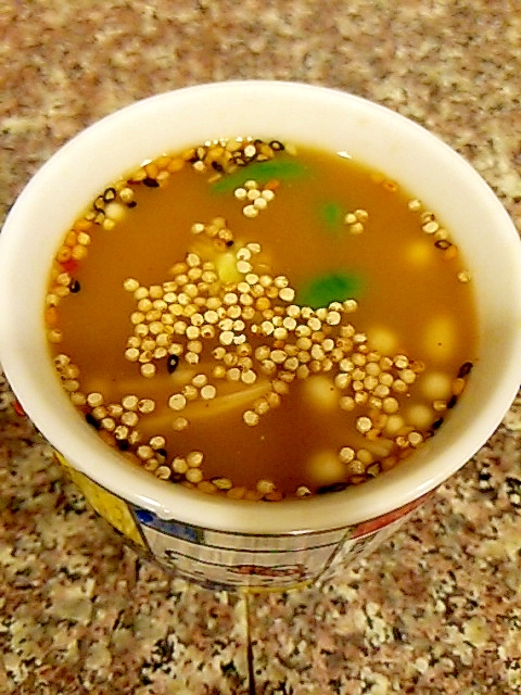 人参とピーマンの豚骨醤油スープ