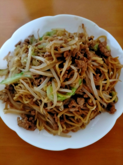 豚ひき肉とキャベツ人参玉ねぎの焼きそば