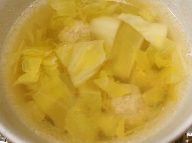 キャベツと鶏肉のスープ