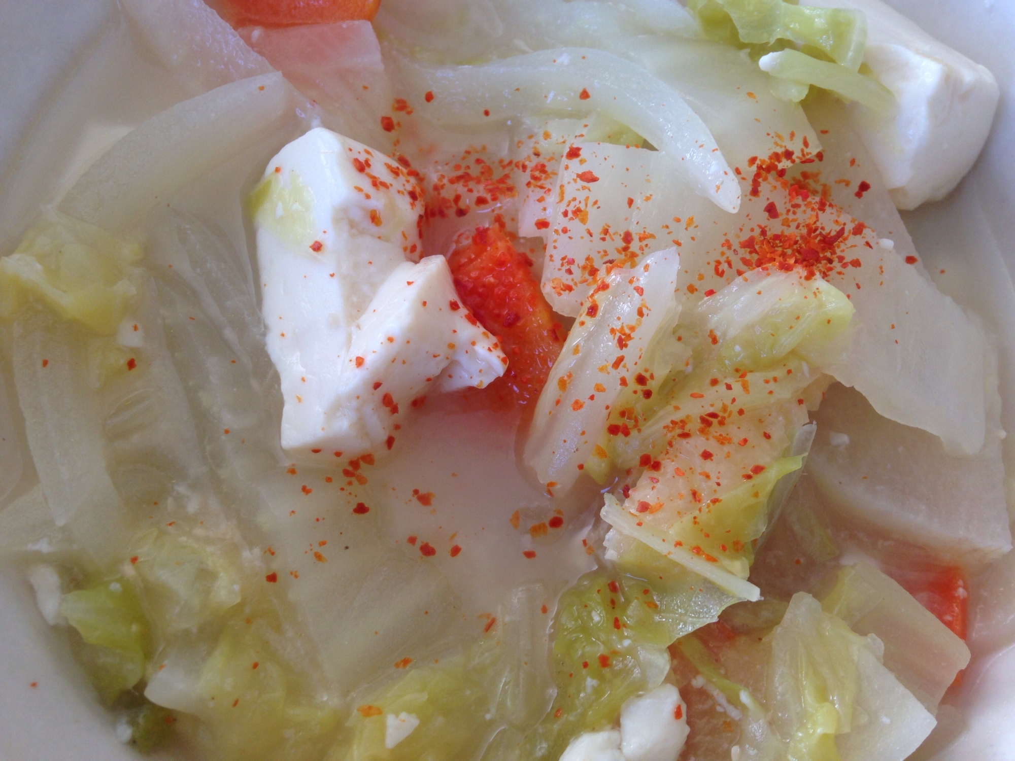 白菜と大根と人参とじゃがいもと豆腐こピリ辛汁