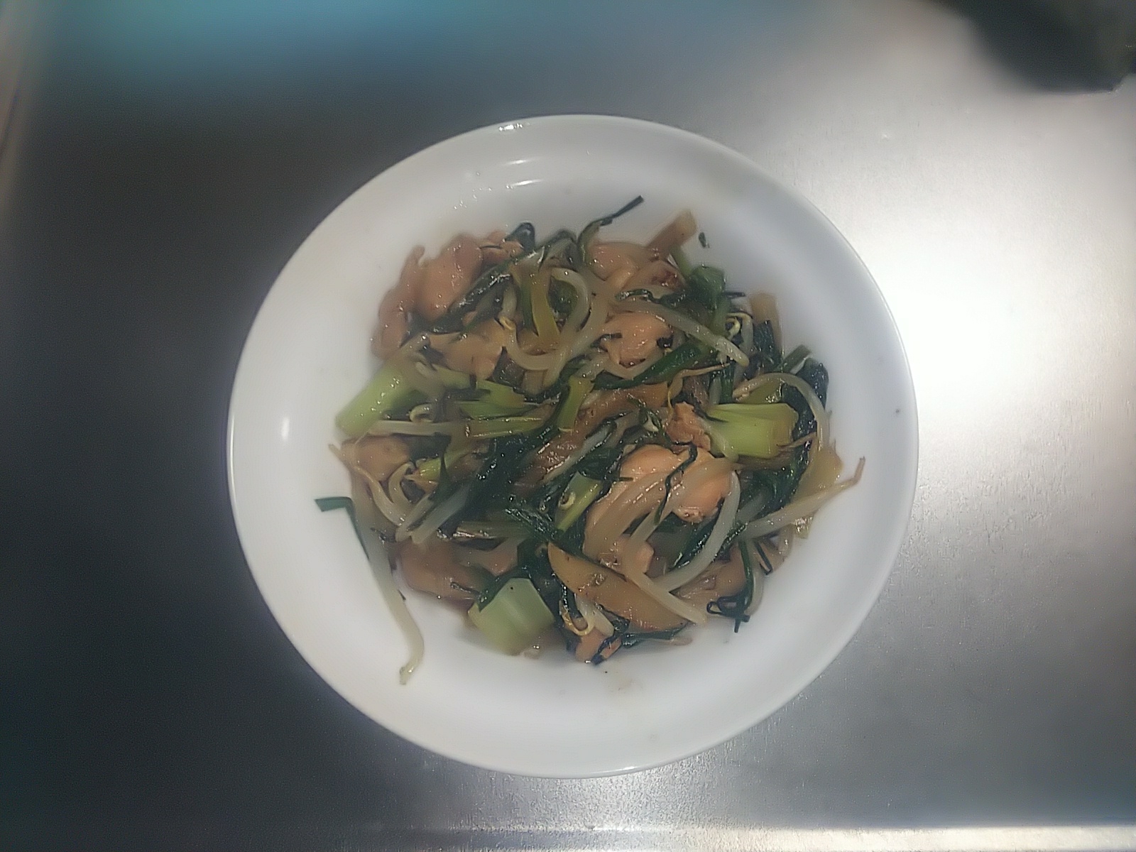 鳥とニラ、小松菜の中華炒め