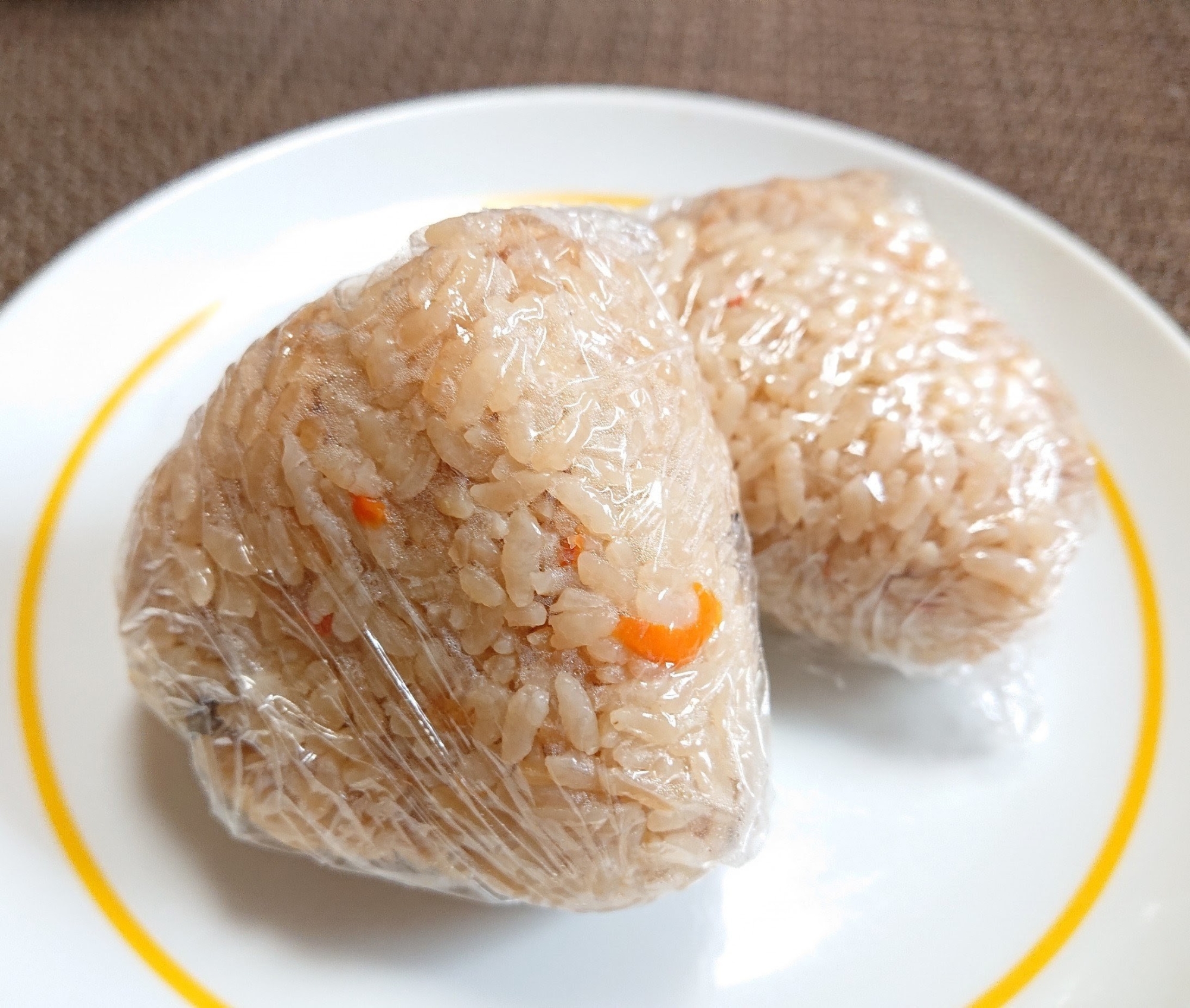 あまった炊き込みご飯で☆おかたくおにぎり
