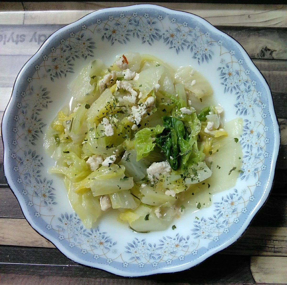 白菜と鶏ひき肉のパクチーのスープ