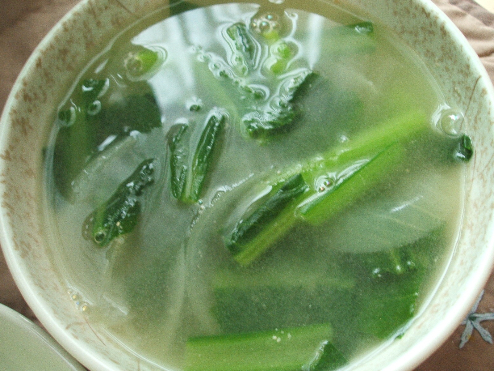 小松菜と玉ねぎの中華スープ