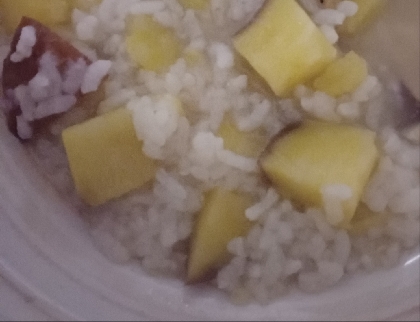 家庭菜園収穫で保存していたさつまいもです。油っこいおかずが続いたので美味しくほっこりしました。炊いたご飯からなので直ぐに出来ました。ごちそう様でした！