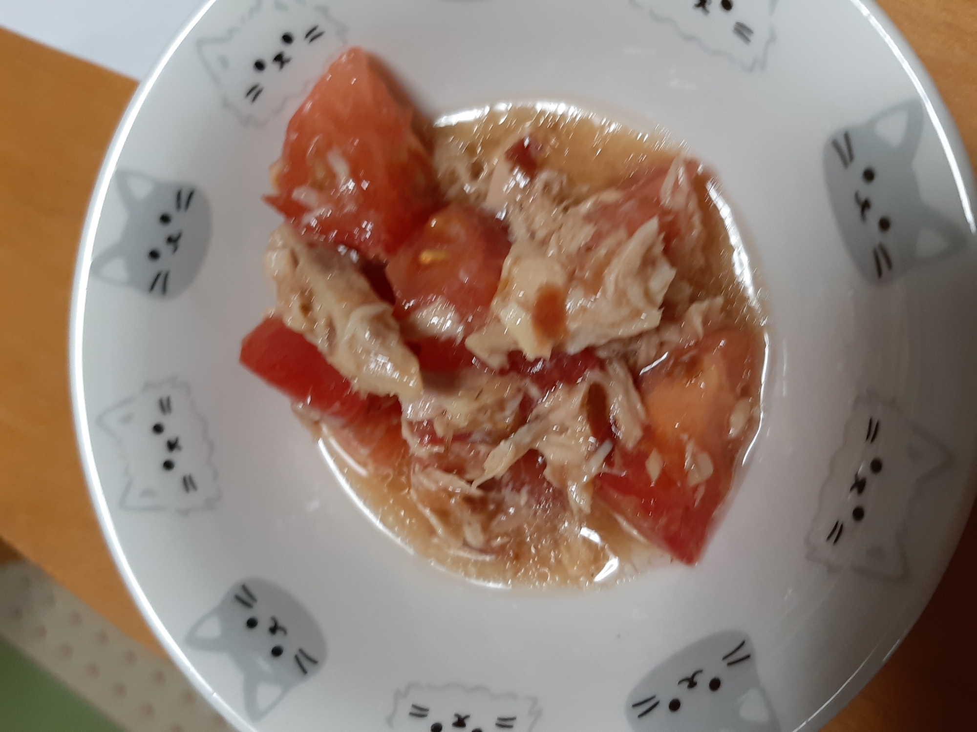トマト　ツナ缶　サラダ