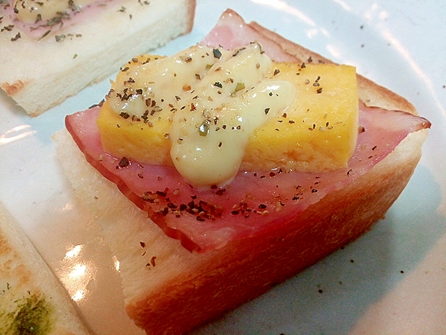 ベーコンと玉子焼きミニトースト