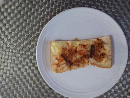 あみえびと塩昆布のチーズトースト