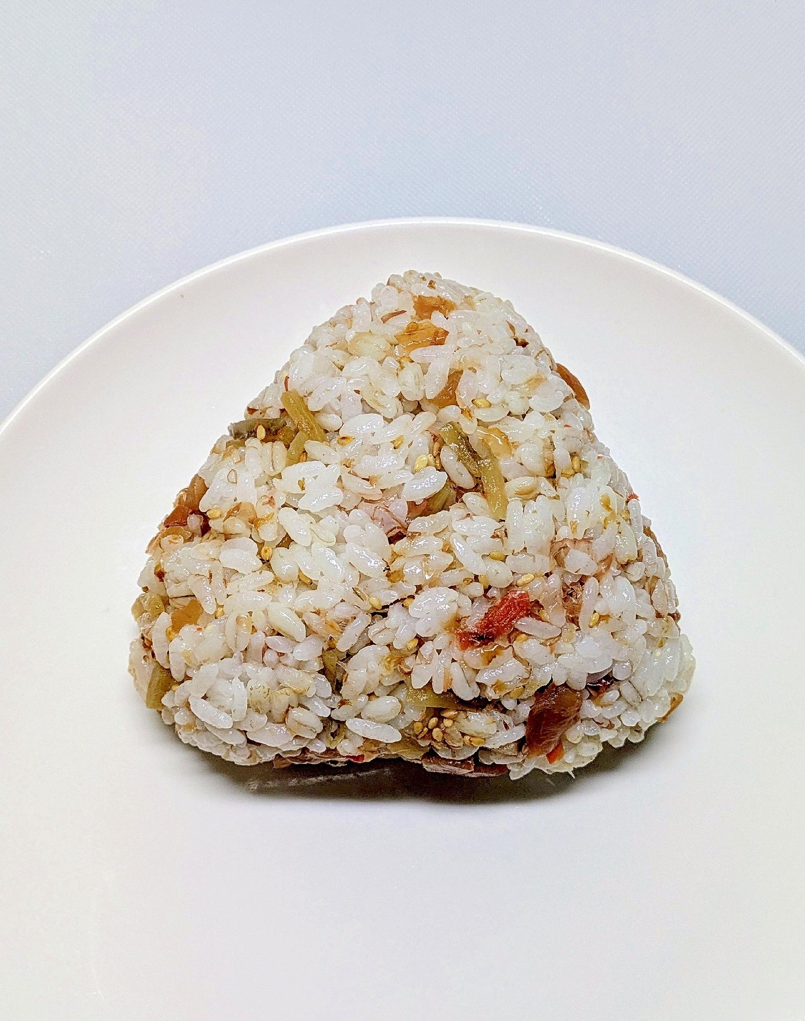 きんぴらごぼうと梅のおにぎり