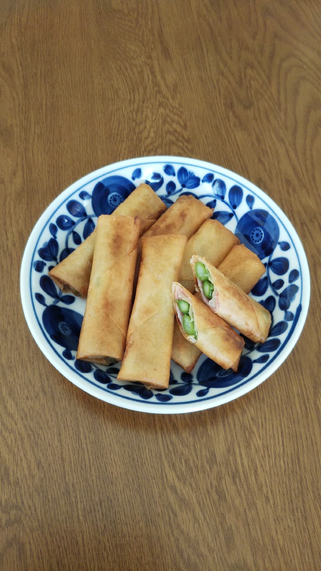 アスパラとベーコンの春巻き