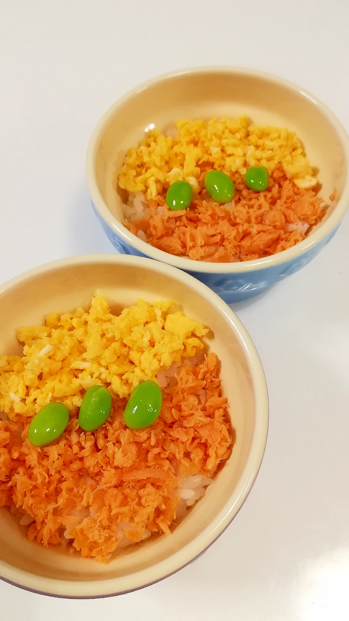 レンジだけでこどもご飯☆鮭×たまご×枝豆の三色丼